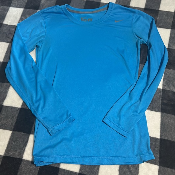 Nike Dri Fit - Picture 2 of 3